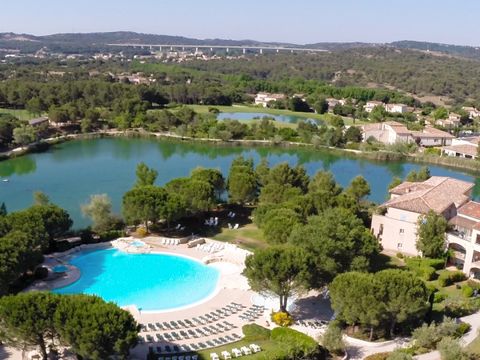 Pierre & Vacances Village Pont-Royal en Provence - Camping Bouches-du-Rhône - Image N°2